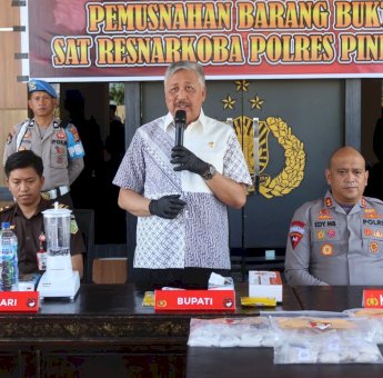 Hadiri Pemusnahan Barang Bukti di Polres Pinrang, Bupati Irwan: Narkoba Adalah Musuh Bersama!