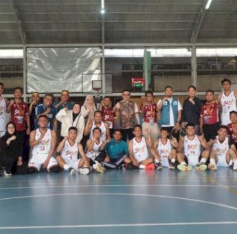 Sekda Sulsel Jufri Rahman Suntik Semangat Tim Basket di Laga Perdana PORNAS KORPRI 2025