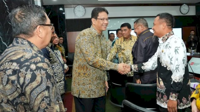 Perjuangkan Pemerataan Pembangunan, Gubernur Sulsel Sampaikan Aspirasi Daerah ke Menkeu
