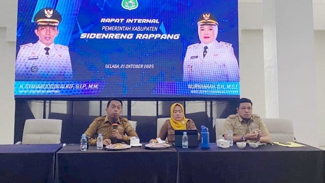 Bupati Sidrap, Syaharuddin Alrif, mengumpulkan seluruh kepala OPD dan kepala bagian