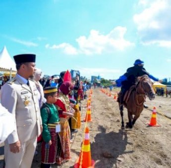 Pertama Kali Dilaksanakan, Andi Sudirman Buka Lomba Berkuda dan Memanah Gubernur Cup 2025