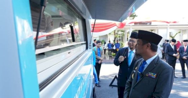 Sulsel Hadirkan Mesin Pencetak KTP Mobile Pertama, Gubernur: Dekatkan Layanan ke Desa