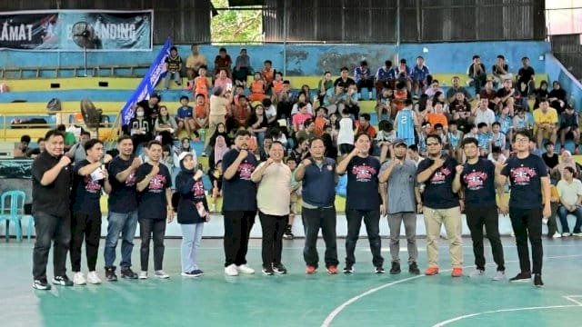 SMAPAT BALLERS Volume 2 resmi dibuka di Lapangan Basket Flying Wheel, Jalan Laiya, Makassar.