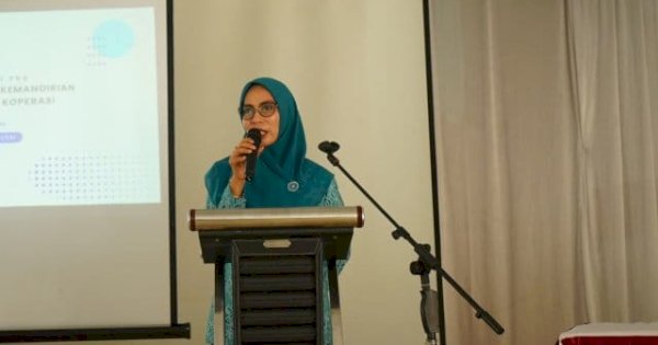 Buka Sosialisasi Pengelolaan Koperasi PKK, dr. Ani Tekankan Partisipasi Aktif Peserta