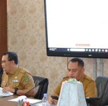 Pemkab Maros Bahas Pencapaian PAD 2025