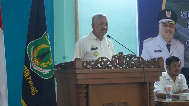 Bupati Pinrang H. A. Irwan Hamid, S.Sos memimpin langsung Sidang Komisi Irigasi.