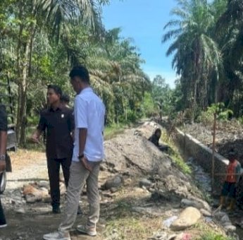 DPRD Lutra Turun Lapangan, Pantau Proyek Rehabilitasi Jaringan Utama di Poreang dan Karondang