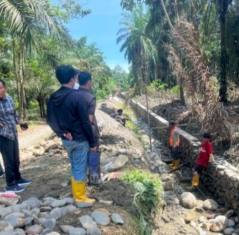DPRD Luwu Utara Sidak Proyek Rehabilitasi Irigasi di Poreang dan Karondang