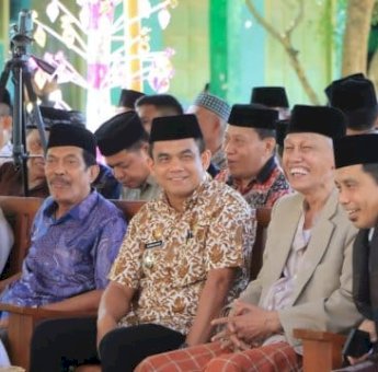 Wabup Sudirman Hadiri Maulid Nabi di Ponpes DDI Jampue, Tekankan Pentingnya Pendidikan Akhlak