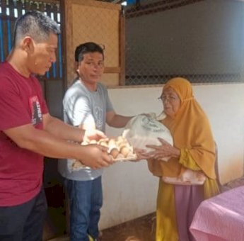 Gerakan Lutim Jumat Sedekah Kembali Salurkan Paket Sembako di Malili