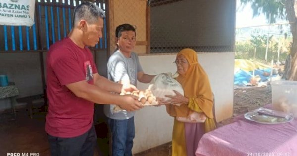Gerakan Lutim Jumat Sedekah Kembali Salurkan Paket Sembako di Malili