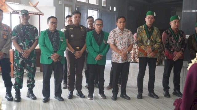 Wakil Bupati Pinrang, Sudirman Bungi, S.IP., M.Si., saat menghadiri pelantikan Pengurus HMI dan Kohati Cabang Pinrang.