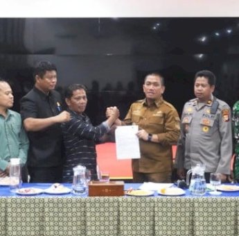 Bupati Lutim Ibas Fasilitasi Aspirasi Masyarakat Melalui Rapat Kompensasi