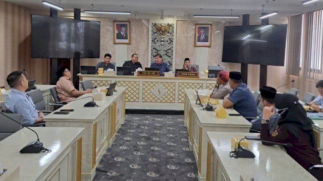Badan Musyawarah (Bamus) DPRD Provinsi Sulawesi Selatan melakukan kunjungan kerja ke Kantor DPRD Provinsi Jawa Barat.