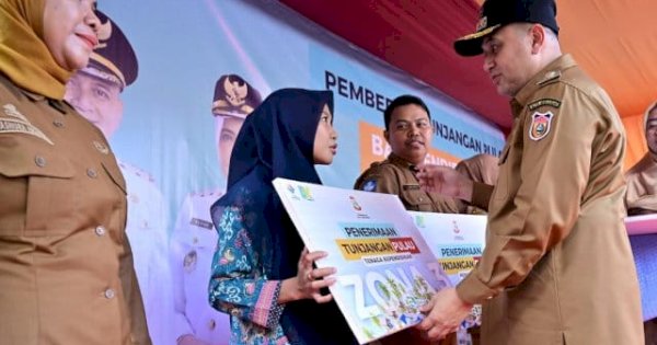 Apresiasi untuk Guru dan Tenaga Kesehatan, Munafri Beri Tunjangan untuk Pengabdi di Kepulauan