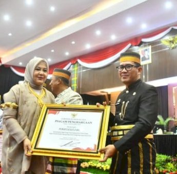 Parepare Raih Dua Penghargaan dari Pemprov Sulsel, Penurunan Kemiskinan Ekstrem jadi Kebanggaan