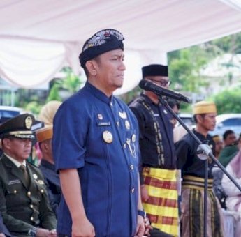 Pimpin Upacara HSP ke-97, Bupati lbas Ajak Pemuda Lutim Bergerak dan Bersatu