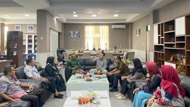 Kepala BPK Sulawesi Selatan Winner Franky Halomoan Manalu, saat disambut langsung Bupati Sidrap Syaharuddin Alrif dan Wakil Bupati Nurkanaah.