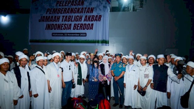 Wakil Gubernur Sulawesi Selatan, Fatmawati Rusdi, secara resmi melepas rombongan besar Jamaah Tabligh Akbar "Indonesia Berdoa" dari Dermaga Pangkalan Utama TNI Angkatan Laut VI (Lantamal VI) Makassar.