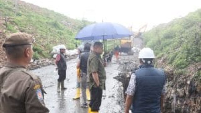 Wali Kota, Makassar Munafri Arifuddin, menyambangi Tempat Pembuangan Akhir (TPA) Antang di Kecamatan Manggala.