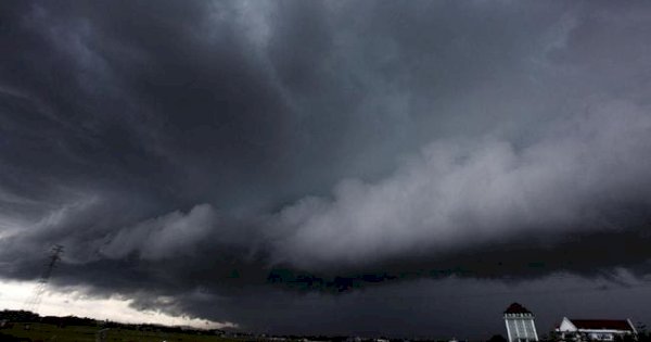 BMKG: Waspada Cuaca Ekstrem Mulai 12-15 November 2025, Hujan Lebat dan Angin Kencang Ancam Sulsel