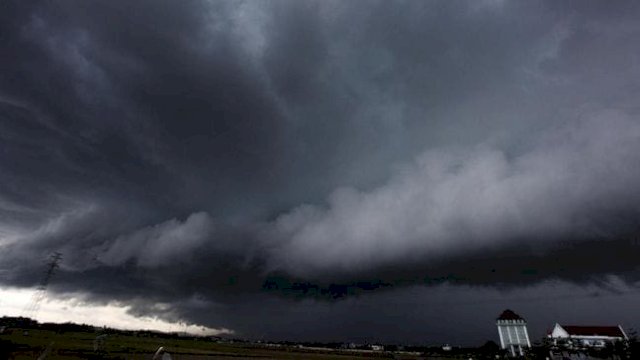 Ilustrasi Hujan Lebat Disertai Angin Kencang (F-Int).