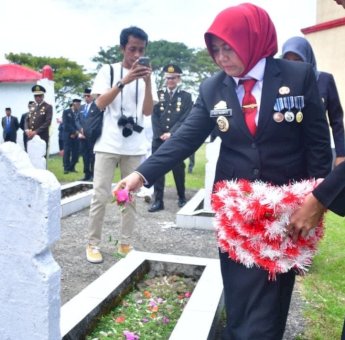 Pemkab Sinjai Gelar Ziarah Nasional di TMP Mangottong Peringati Hari Pahlawan 2025