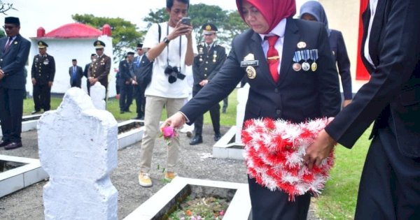 Pemkab Sinjai Gelar Ziarah Nasional di TMP Mangottong Peringati Hari Pahlawan 2025