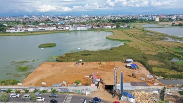 Lahan PT Hadji Kalla yang berlokasi di Jalan Metro Tanjung Bunga (depan Trans Studio Mall Makassar).