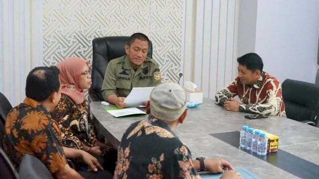 DPRD Barru Ingatkan Pejabat: Bayar Pajak Kendaraan Sebelum Bicara PAD