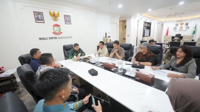 Wali Kota Makassar, Munafri Arifuddin, menerima kunjungan jajaran manajemen PT Samtara Energy, perusahaan asal Jakarta yang bergerak di bidang energi dan pengelolaan limbah.
