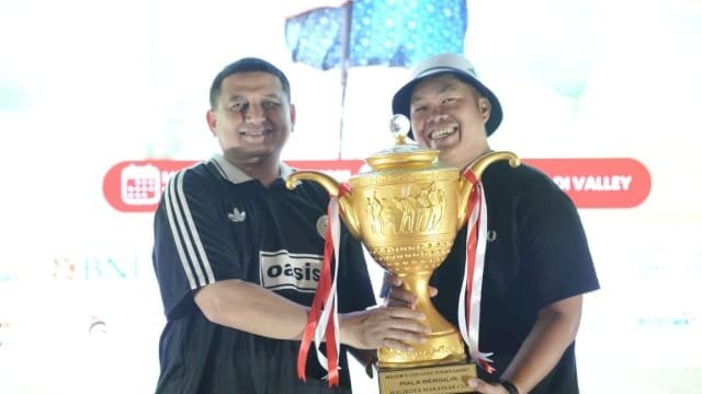 Wali Kota Makassar, Munafri Arifuddin membuka secara resmi Mayor&rsquo;s Cup Golf Tournament.