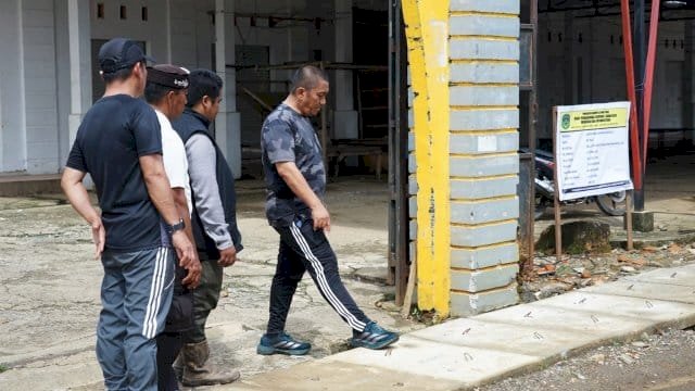 Bupati Ibas Awasi Kerapian dan Estetika Pembangunan Drainase Pasar Malili