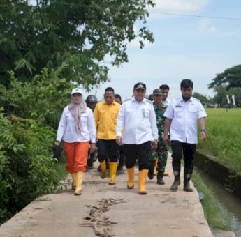 Menembus Lumpur dan Terjalnya Jalan, Munafri Tinjau Langsung Warga di Romang Tangayya