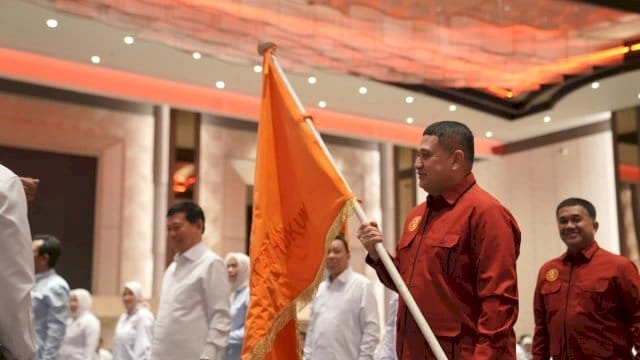 Wali Kota Makassar, Munafri Arifuddin, resmi dilantik sebagai Ketua Ikatan Alumni (IKA) Fakultas Hukum Unhas.