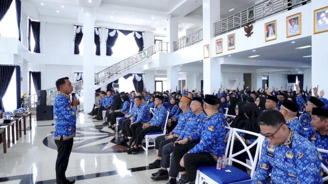 Pemkab Sidrap menggelar Coffee Morning &ldquo;Paripurna&rdquo; di Lobi Kantor Bupati.