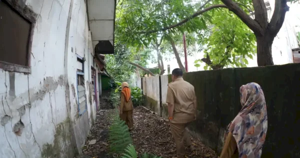 Empat Dekade Berlalu, Munafri Kembali Menjejak SD Cek Fasilitas Tempat Ia Bersekolah