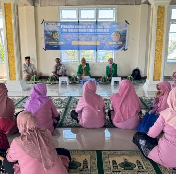 Pengabdian Masyarakat, UMI Hadirkan Pelatihan Literasi Halal dan Pemasaran Online untuk UMKM Maros