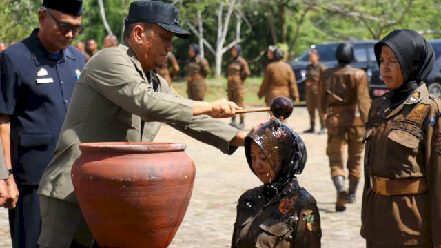 80 Anggota Satpol PP Lutim Resmi Sandang Baret Usai Pelatihan Kesamaptaan, Ini Pesan Penting Bupati Ibas