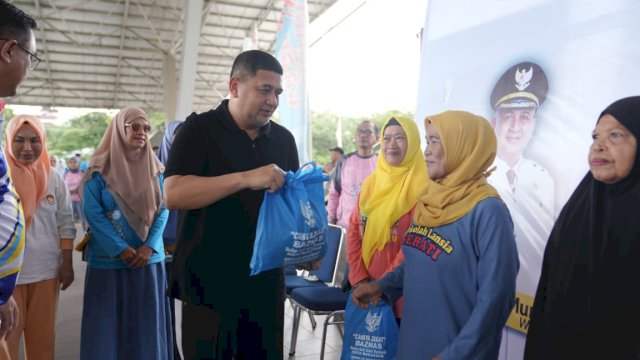 Sentuh Hati Ribuan Lansia, Munafri & Ketua TP PKK Ajak Hidup Sehat dan Beri Hadiah Umrah
