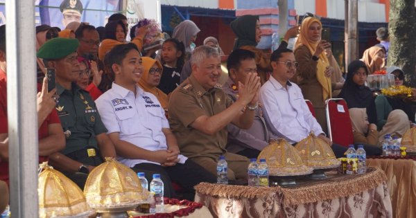 Bupati Irwan Optimis Parade Fashion Street Dongkrak Daya Saing Pariwisata Pinrang Muh Saddam Muh Saddam Senin, 24 November 2025 20:33