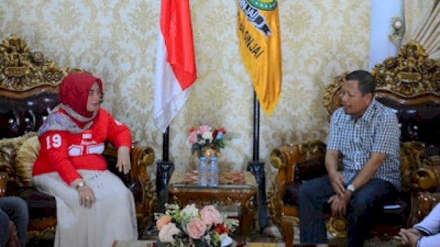 Bupati Sinjai Ratnawati Lepas 18 Atlet Hoki untuk Mengikuti Pra Porprov 2026 di Luwu