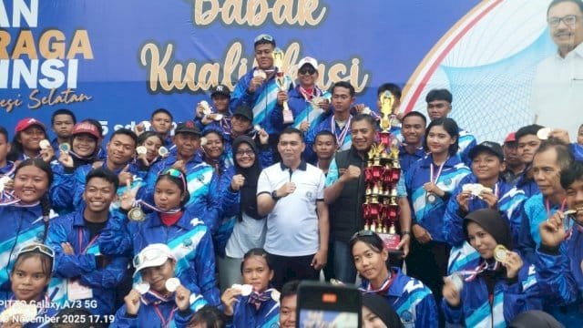 Tim dayung kota Makassar juara umum dengan perolehan 17 medali emas, 11 perak, dan 8 perunggu.