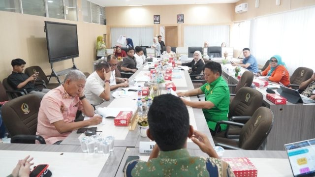 Rapat kerja antara Komisi D DPRD Sulsel bersama Dinas ESDM Sulsel.