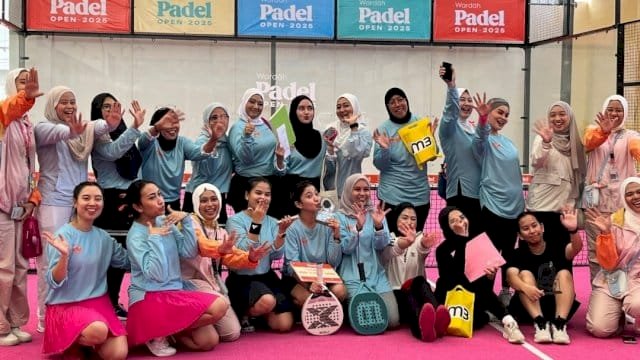Olahraga padel khusus perempuan bertajuk "Wardah Open 2025".