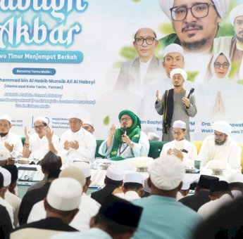 Ulama Dunia Hadir di Luwu Timur, Ratusan Jamaah Larut dalam Keberkahan Tabligh Akbar &lrm;