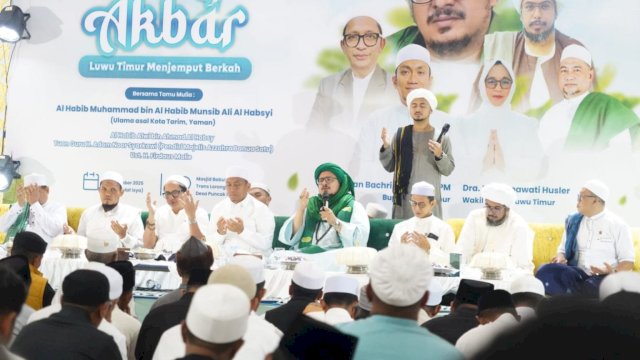 Ulama Dunia Hadir di Luwu Timur, Ratusan Jamaah Larut dalam Keberkahan Tabligh Akbar &lrm;