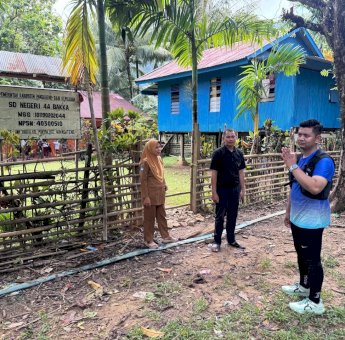 Aji Iccang DPRD Pangkep &ldquo;Lari&rdquo; Sambangi Konstituen di Pegunungan