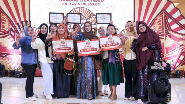 Lewat Tarian Riringgo, dr. Ani Antar Lutim Juara 1 Parade Wastra di Expo Kreatif Andalan 2025