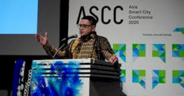 Tampil Kenakan Batik Lontara, Munafri Bikin Tamu Internasional Terpukau di Yokohama